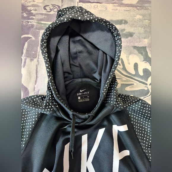 Nike Dry-fit Hoodie - Picture 4 of 4